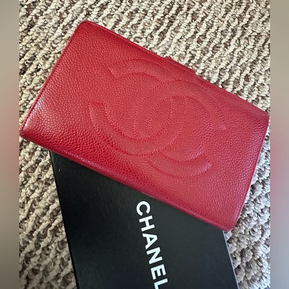 CHANEL Caviar Skin Long Bifold Wallet CC Logo With Box & Authenticity Card - Picture 2 of 16